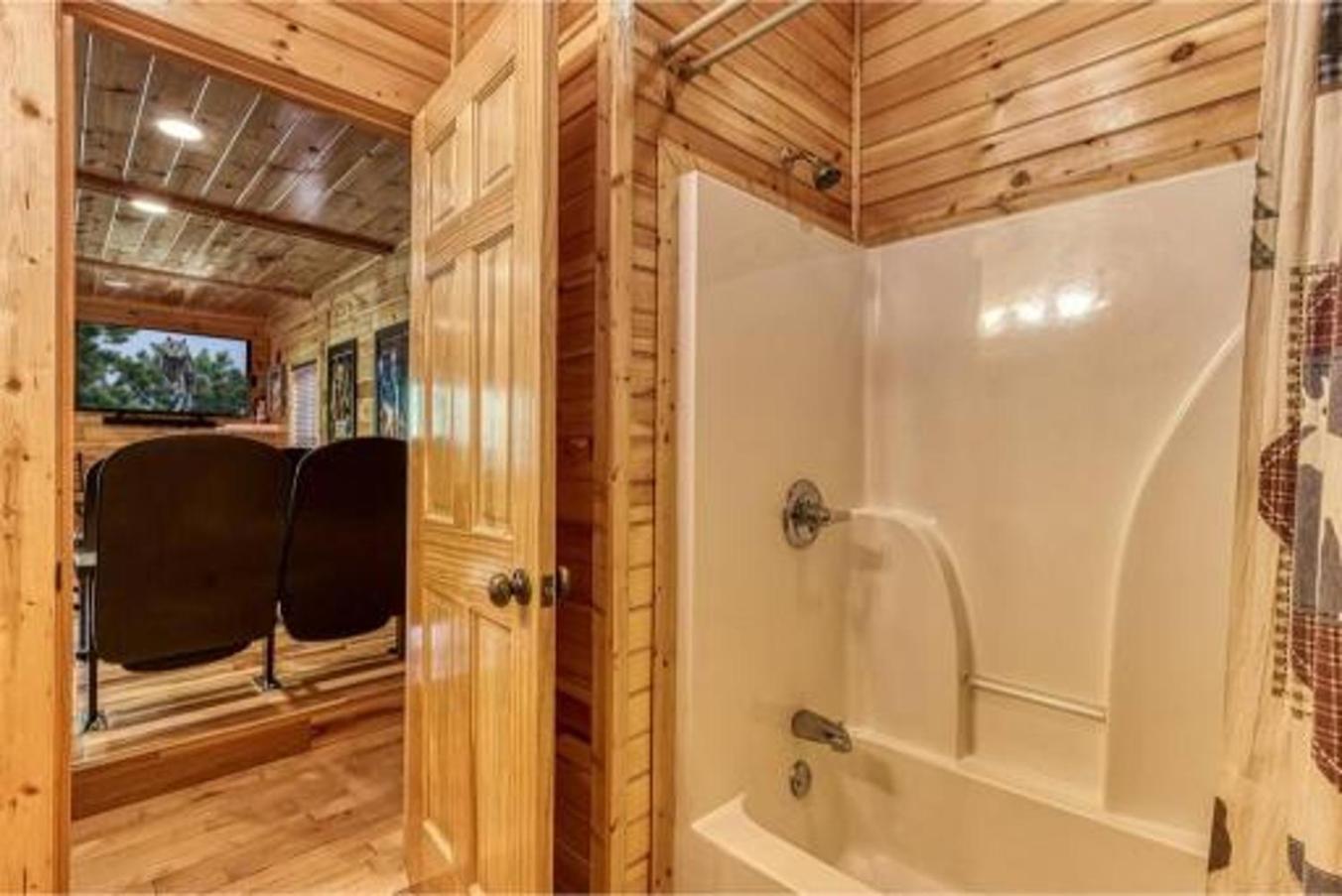 Dreams Come True With This Luxury Cabin! Gatlinburg Bagian luar foto